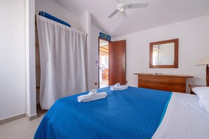 2 bedrooms, free WiFi, bed sheets - Vacation Home "Jerà D72 Vista Mare" with Sea View, Private Terrace & Wi-Fi (Vulcano)
