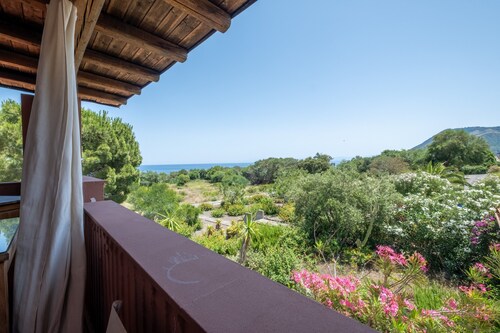 Vacation Home "Jerà D72 Vista Mare" with Sea View, Private Terrace & Wi-Fi