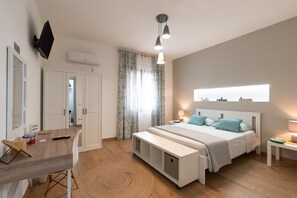 1 habitación, tabla de planchar con plancha, wifi gratis y ropa de cama 