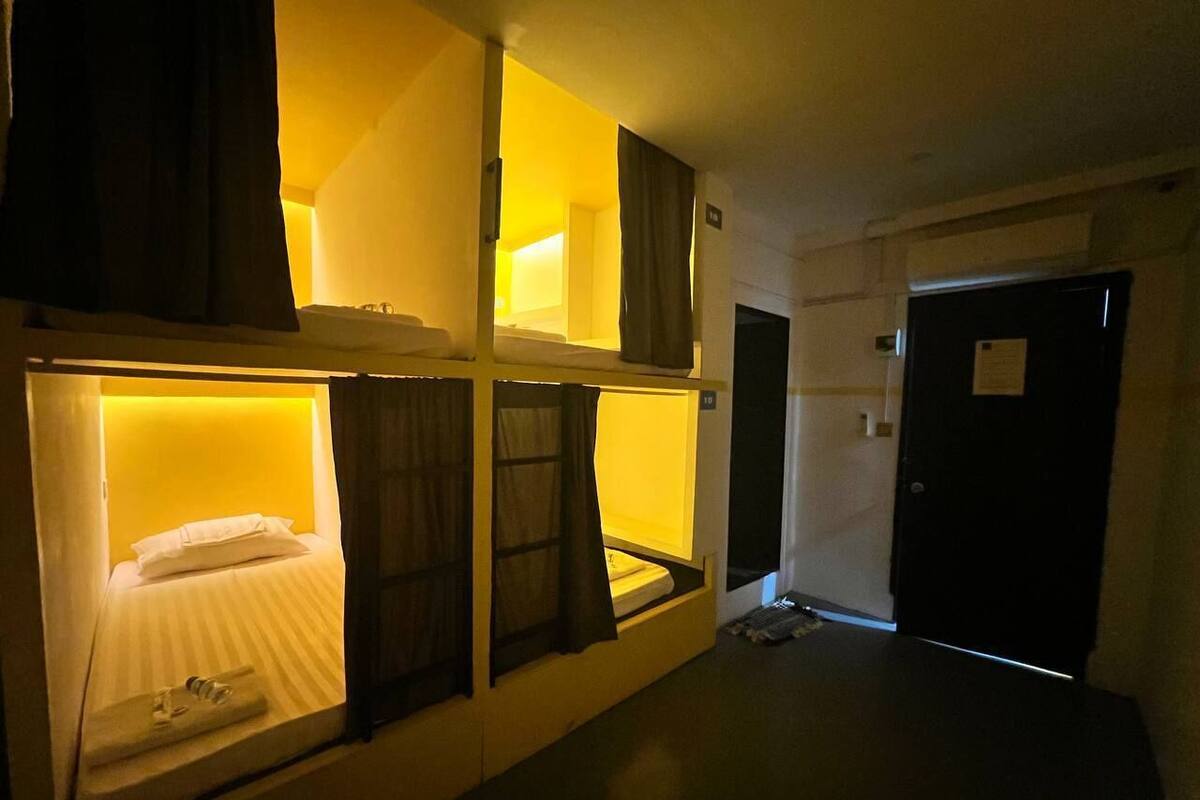 Premium bedding, down duvets, Select Comfort beds, free WiFi