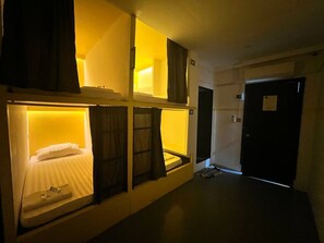 Room - Central Pod Capsule Hostel (Siem Reap)