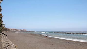 Una playa cerca