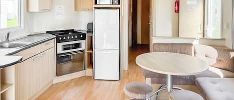 Fridge, oven, stovetop, toaster