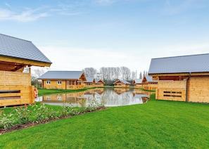 Property grounds - 2 bedroom accommodation in York (York)