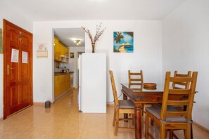 Dining - Vacation Home 'Oasis Tamarindo' with Shared Pool, Private Terrace and Wi-Fi (Corralejo)