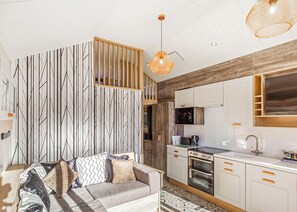 Interior - Pladda Pod with Hot Tub (Ayr)