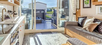 Pladda Pod with Hot Tub