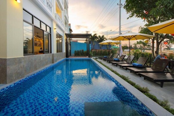 Hotel Front Beach - Hội An