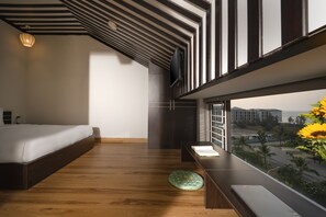 Deluxe Double Room | Egyptian cotton sheets, premium bedding, down comforters, minibar - Hotel Front Beach (Da Nang)