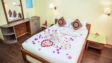 In-room safe, individually decorated, individually furnished, desk