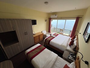 Deluxe Double Room, 1 Bedroom, Balcony, Mountain View - HOTEL GREEN VALLEY  (Baluwapati Deupur)