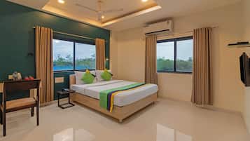 Standard Room | Desk, iron/ironing board