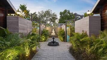 ด้านหน้าที่พัก