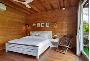 Minibar, bed sheets