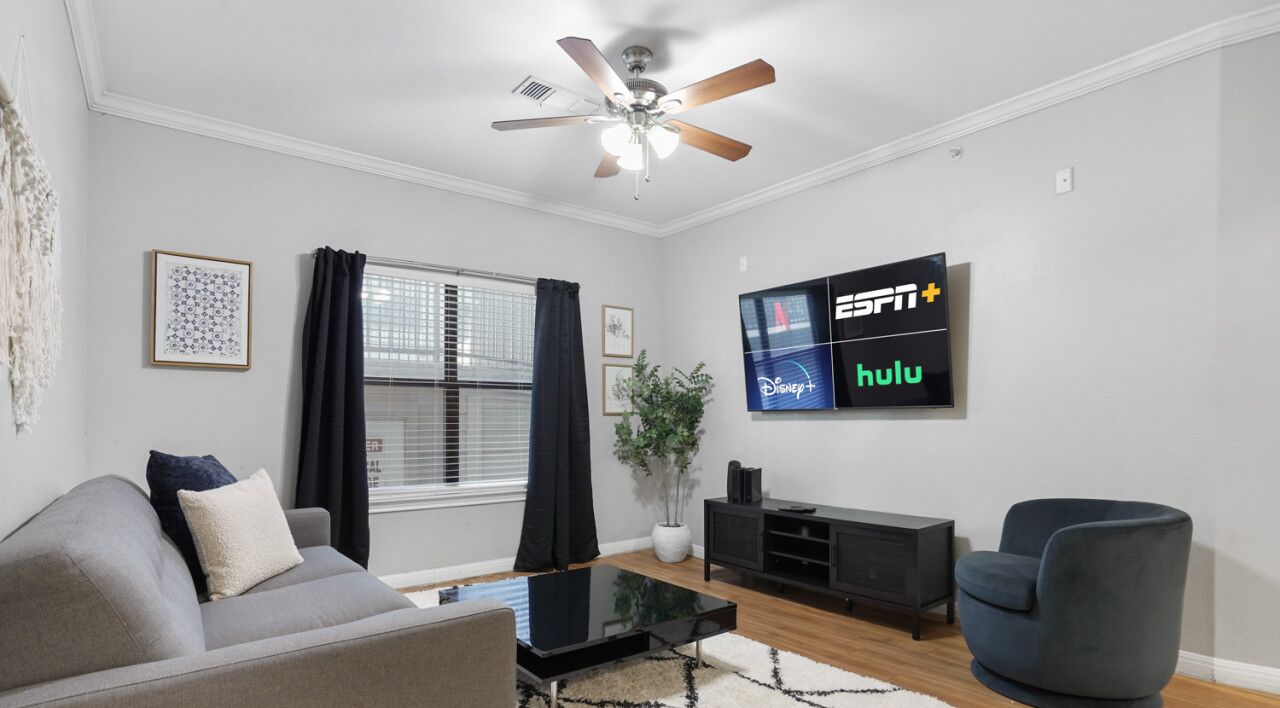 Location is Key! Great Spot for 6 in Austin + Pool