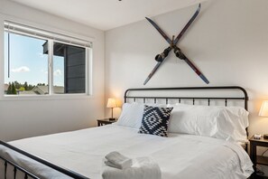 2 habitaciones, tabla de planchar con plancha y cuna de viaje 