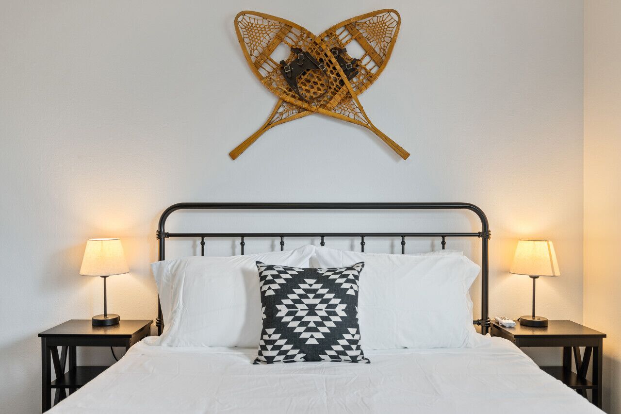 Iron/ironing board, travel crib, free WiFi, bed sheets