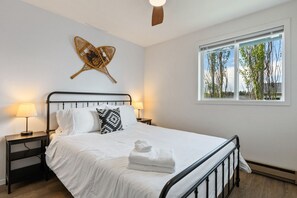 Silitysrauta/-lauta, vauvan matkasänky, ilmainen Wi-Fi, vuodevaatteet