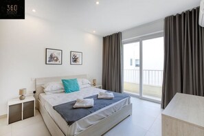 3 soveværelser, skrivebord, strygejern/strygebræt, weekendseng