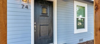 Cozy Downtown Cottage