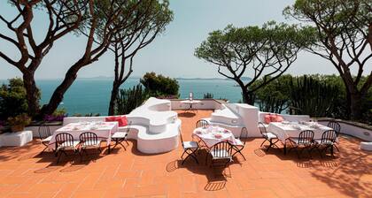 Villa Barkley -luxury Estate With Villa Cottages With a Pool