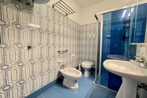 تجهيزات دش، مراحيض شطف