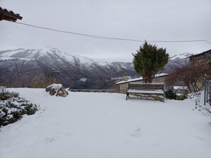 Property grounds - Relax in this quiet house in an old-fashioned hamlet (Rocca di Fondi)