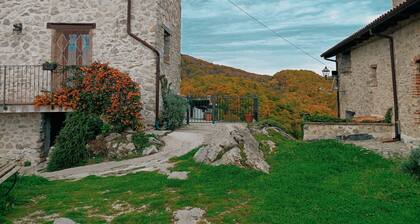 Entspannen Sie sich in diesem ruhigen Haus in einem altmodischen Weiler