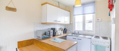 Fridge, oven, stovetop, toaster