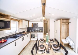 Kühlschrank, Ofen, Herdplatte, Toaster