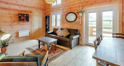 Holly Tree Lodge Accessible PF