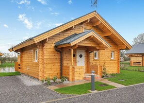 Exterior - Holly Tree Lodge Accessible PF (York)