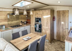 Kühlschrank, Ofen, Herdplatte, Toaster