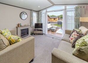 TV - 2 bedroom accommodation in Eaton, Congleton (Eaton, Congleton)