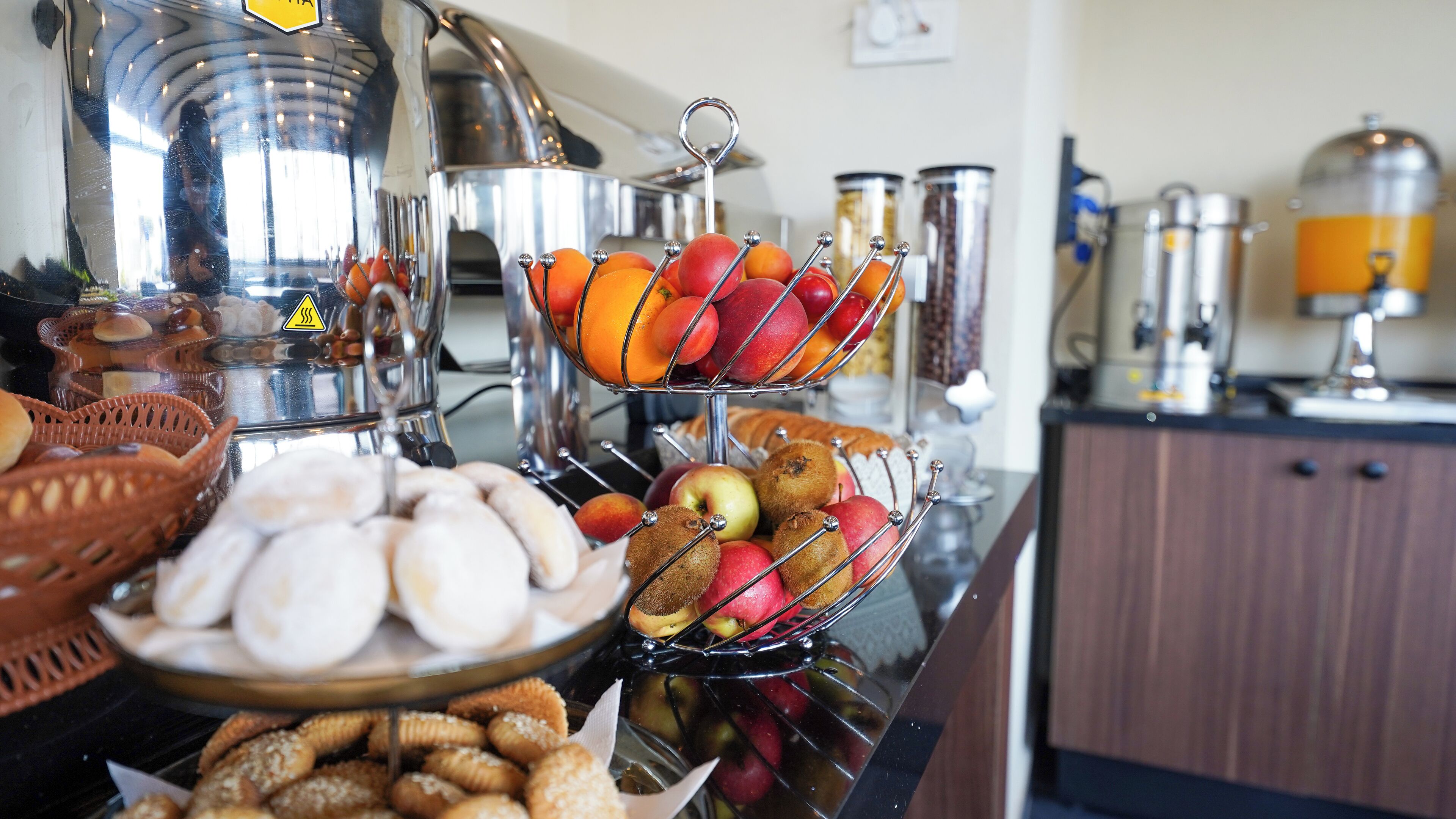 Free daily buffet breakfast