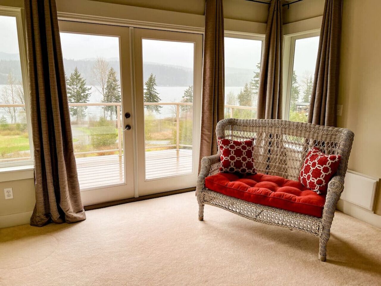 Stunning Lake View home w/ southern exposure, amazing sunsets, beach access and outdoor space