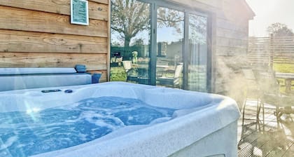 2 bedroom accommodation in Old Buckenham