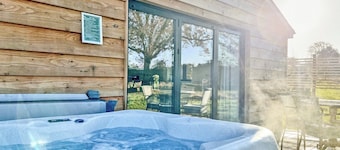 2 bedroom accommodation in Old Buckenham