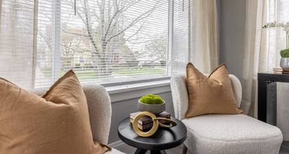 Quiet Modern Home w/ Hot Tub!