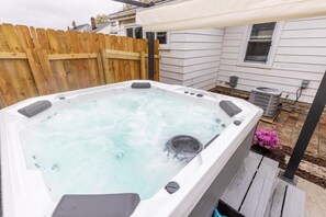 Bañera de hidromasaje exterior