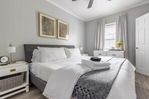 3 habitaciones, escritorio, wifi gratis y ropa de cama