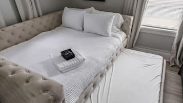 3 bedrooms, desk, free WiFi, bed sheets