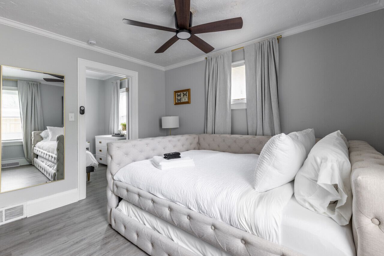 3 bedrooms, desk, free WiFi, bed sheets