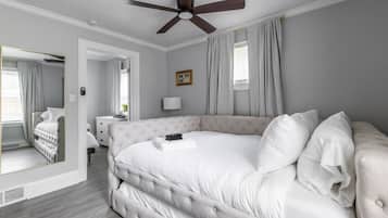 3 bedrooms, desk, free WiFi, bed sheets