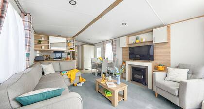 Platinum 2 Pet Friendly Sleeps 4