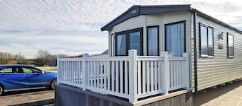 Platinum 2 Pet Friendly Sleeps 4