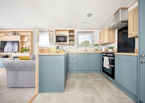 Fridge, oven, stovetop, toaster - Platinum 2 Pet Friendly Sleeps 4 (Penhallow)