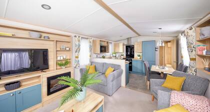 Platinum 2 Pet Friendly Sleeps 4