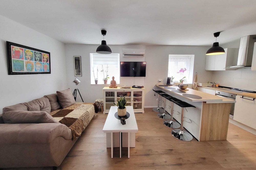 Wonderful apartment, modern with a vintage touch