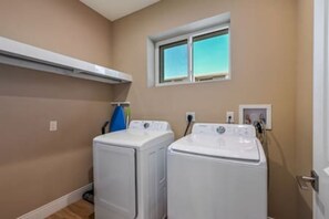 Interior - 7482 - NEW 3 Bedroom Townhouse by Disney (Kissimmee)